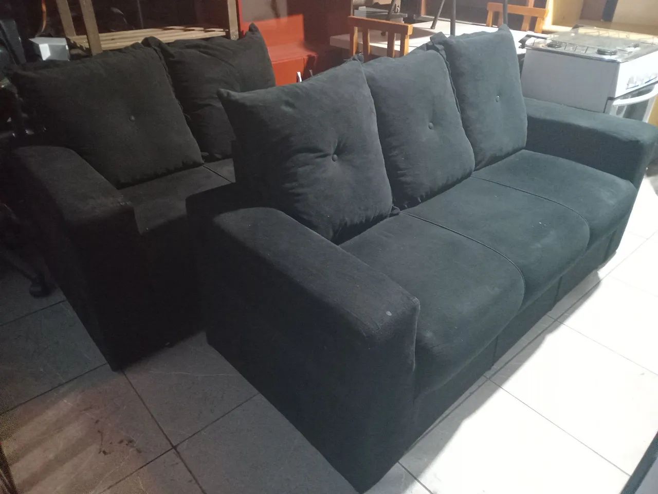 Sofá 2 e 3 lugares em bom estado. (Entrego)