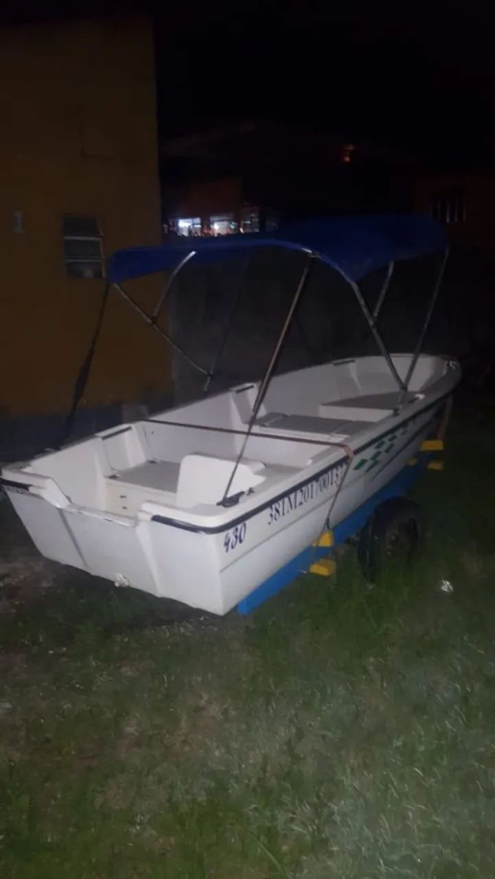 Barco com motor completo  - Foto 2