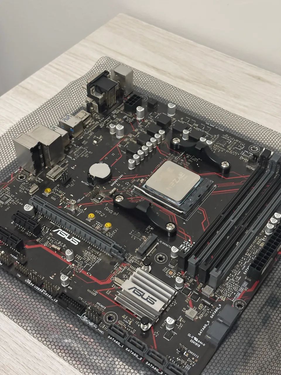 Processador Ryzen 5 5600 + B450M ASUS