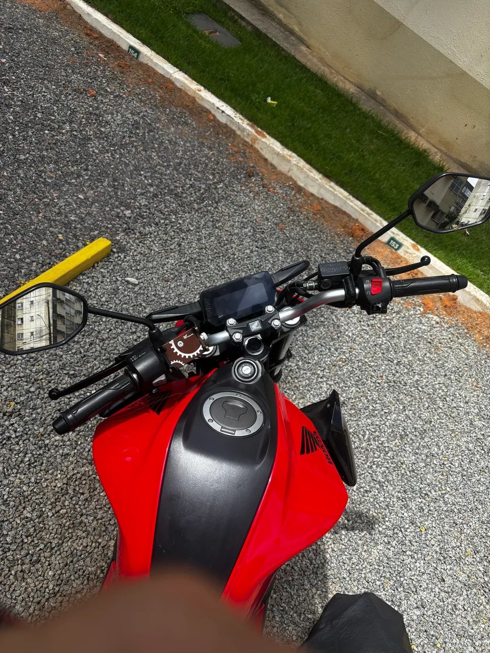 CB 300F muito nova  - Foto 3