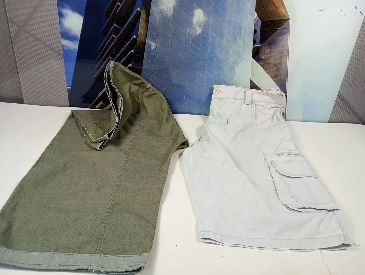 Bermudas Grandes (Cintura 49cm E 62cm) - Usadas - Foto 3