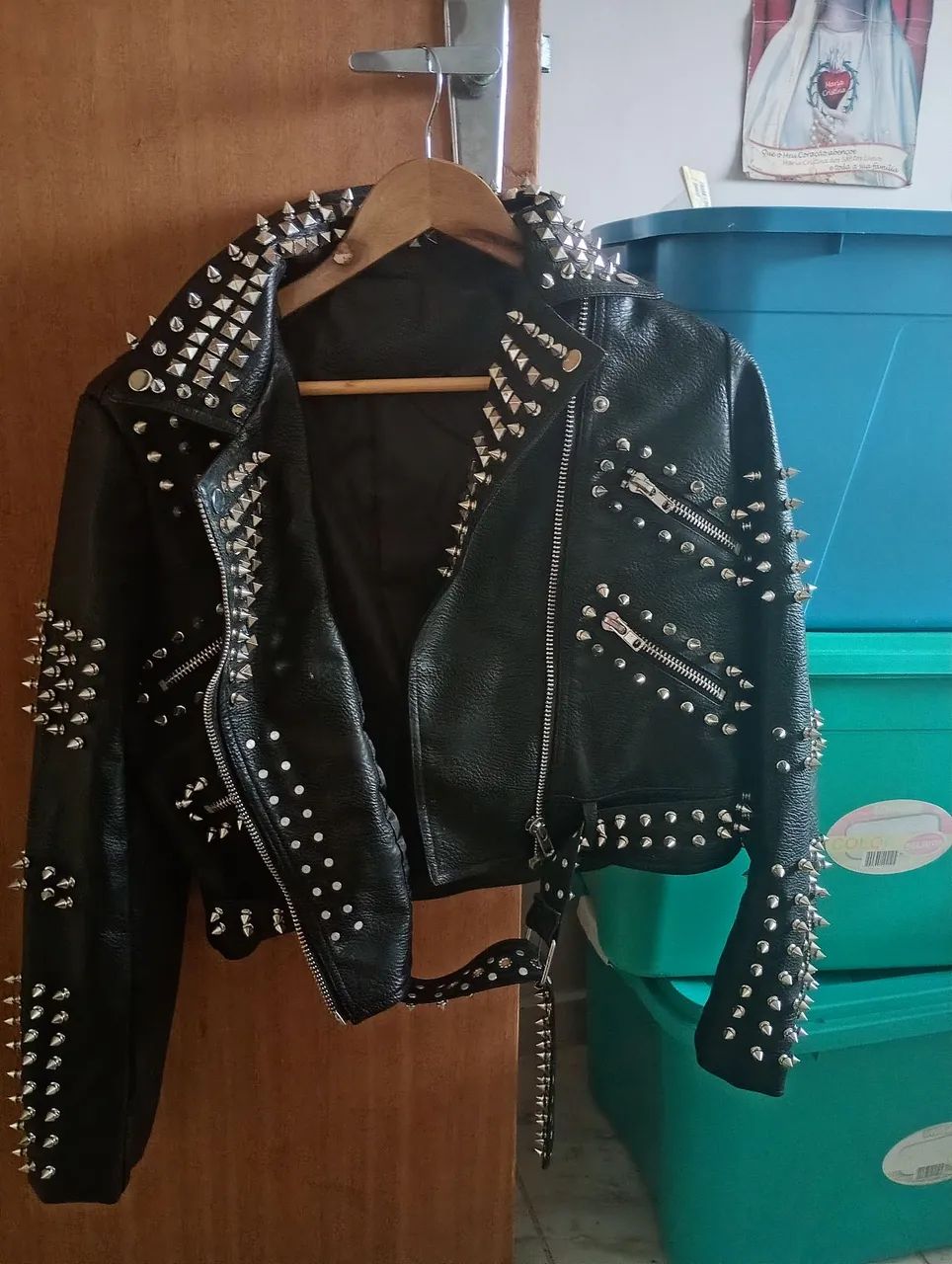 Vendo Jaqueta Rock Feminina com spikes - Foto 3