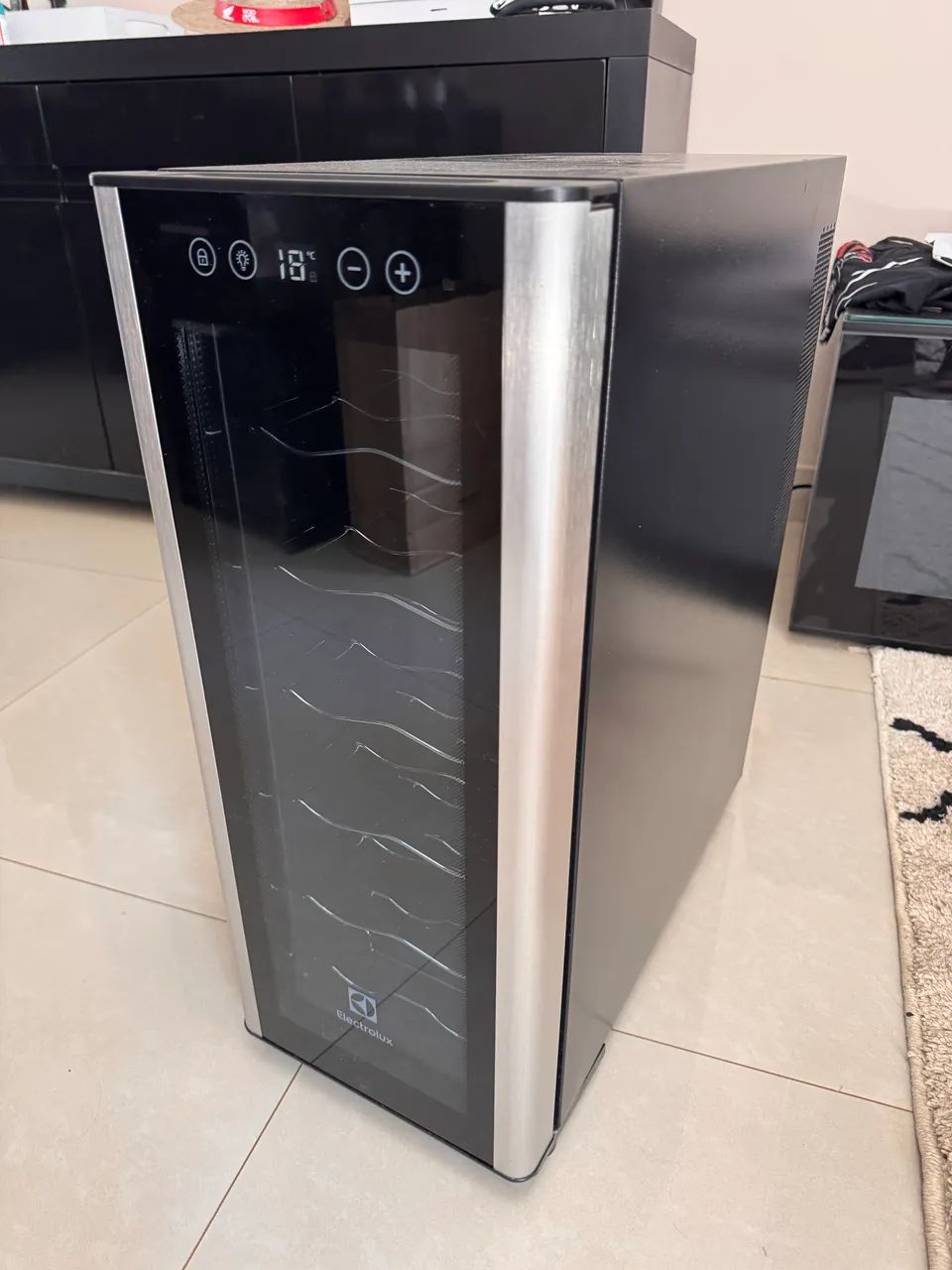 Adega Electrolux - 12 garrafas