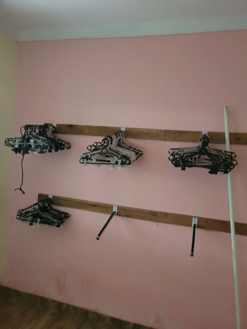 Cabides e araras - Foto 3