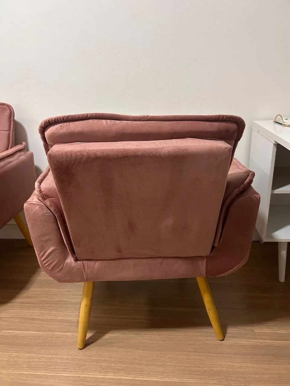 Poltrona Rose Goiaba Moderna - Impecável - Foto 4