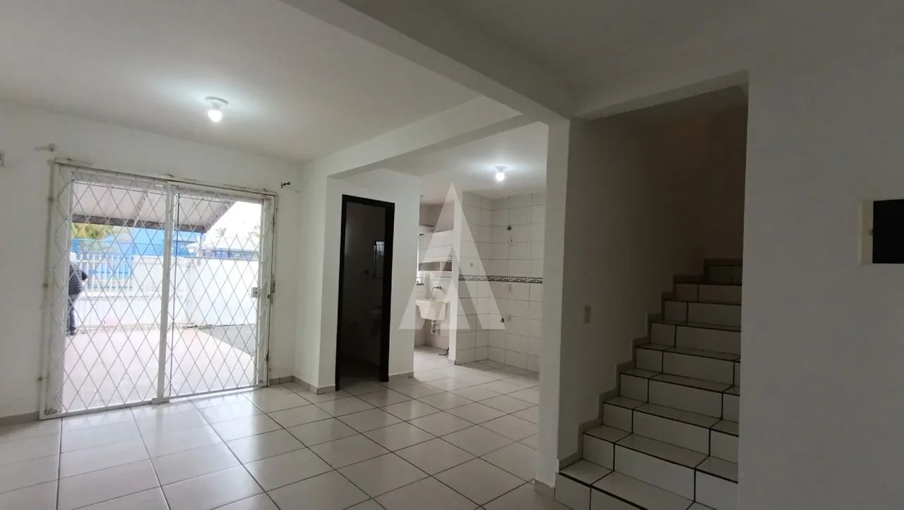 Geminado com 2 quartos e churrasqueira no bairro Iririu. - Foto 4
