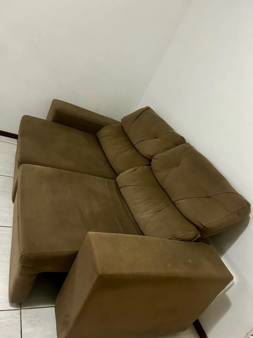 SOFÁ RECLINÁVEL MARROM  