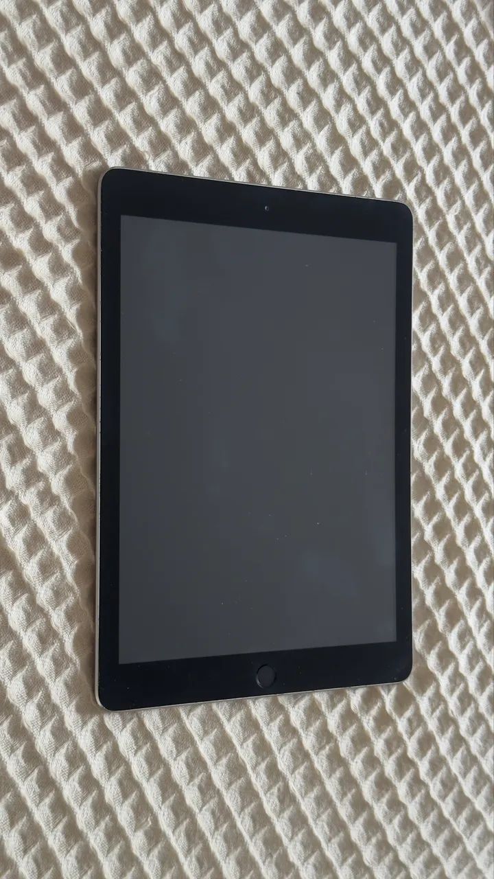 iPad Apple 6ª Geração 32GB Wi-Fi - Prata - Modelo A1893 - Foto 3