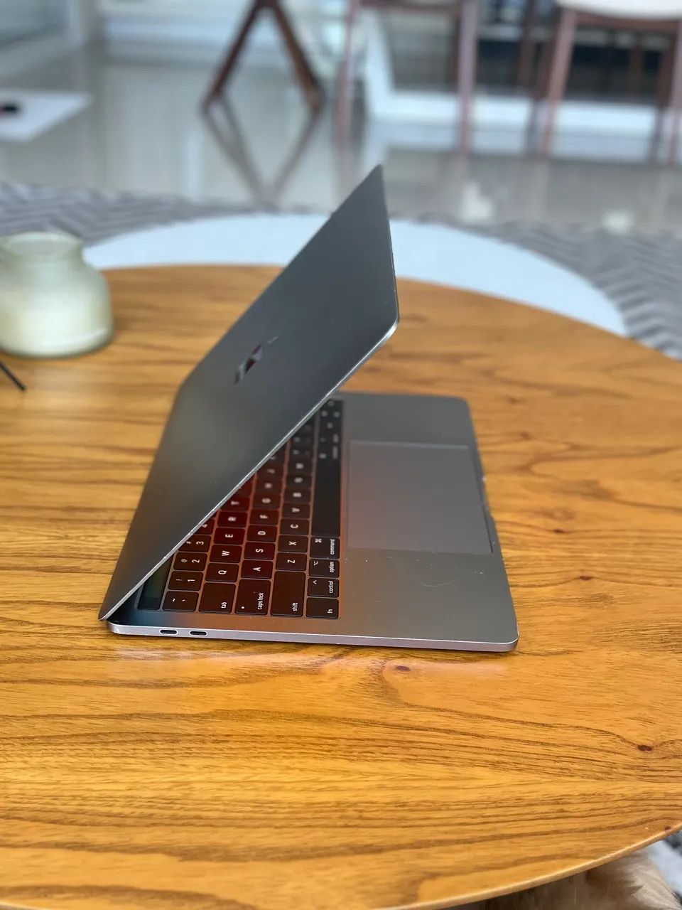 MacBook Pro 2017 Touchbar i5 8gb 256 bateria nova - Notebooks