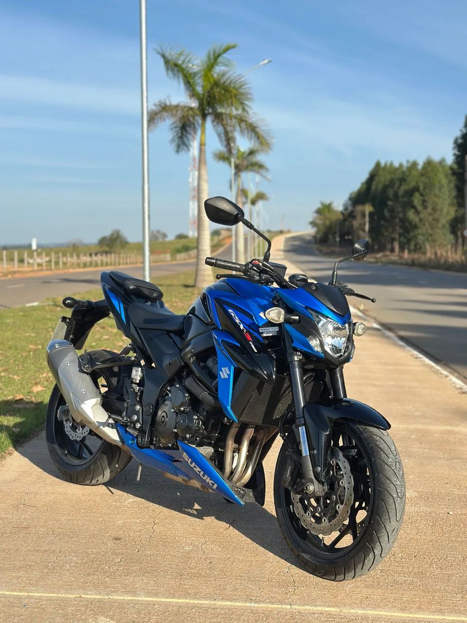 GSX-S 750 - Foto 2
