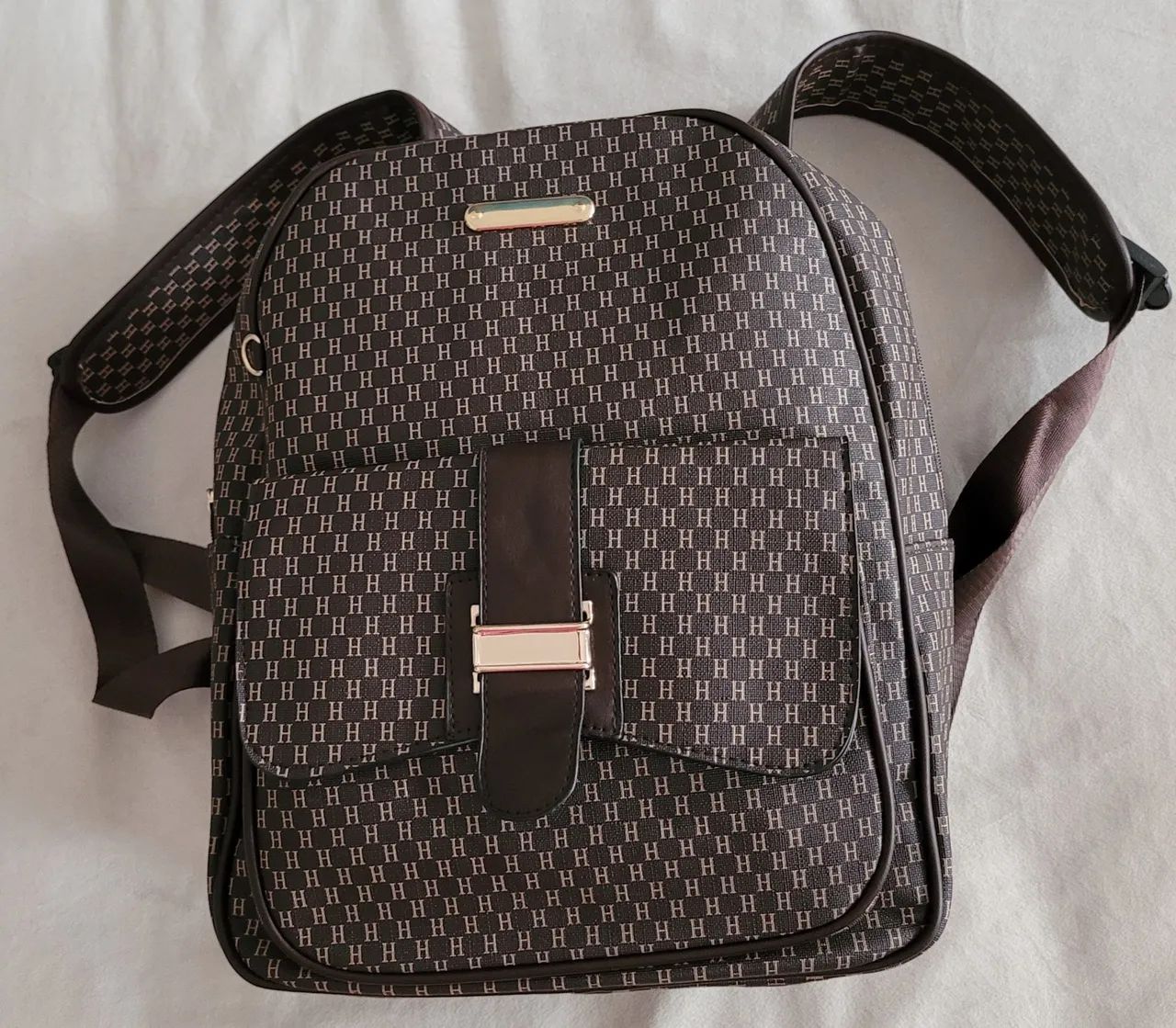 Mochila maravilhosa, moderna e elegante, nova, marrom