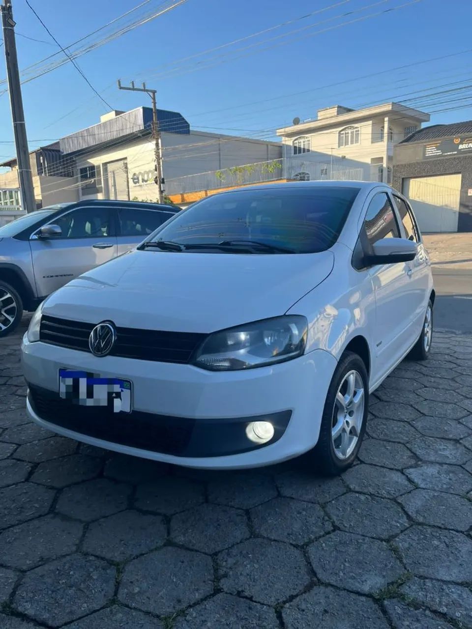 Volkswagen Fox 1.0 MI Total Flex 8V 5P 2012 - Foto 2