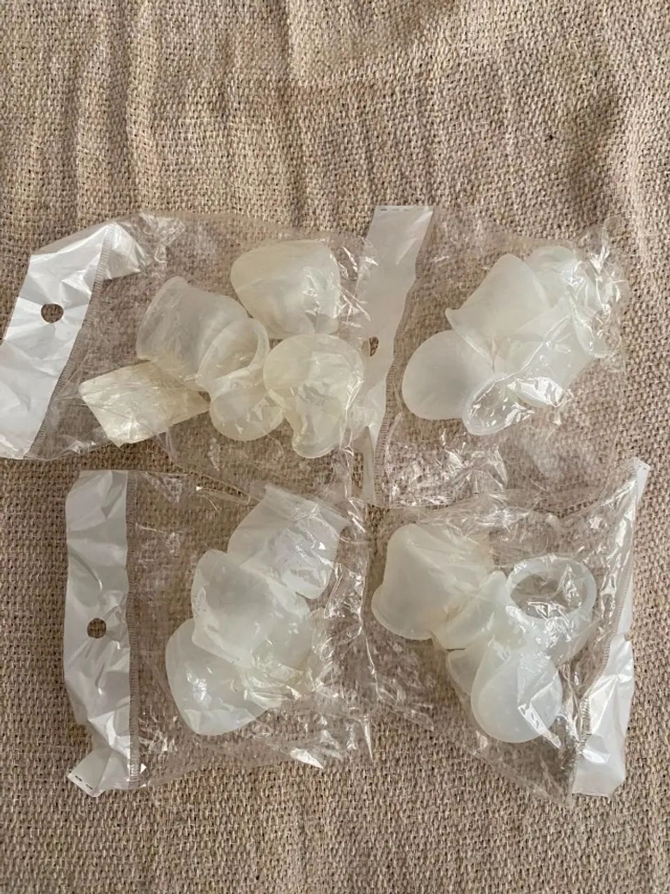 Kit 16 Protetores de Silicone para Pés de Cadeira e Mesa - Foto 2