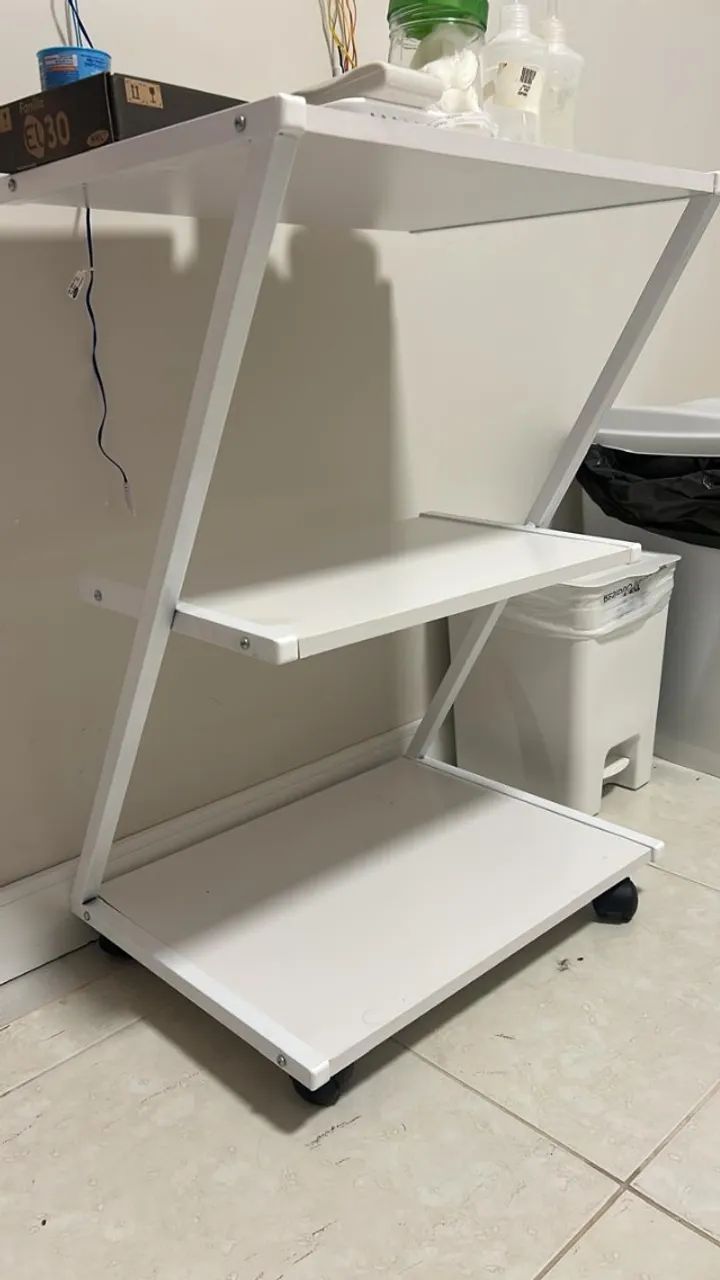 Mesa Auxiliar com Rodinhas para Consultório - Foto 2