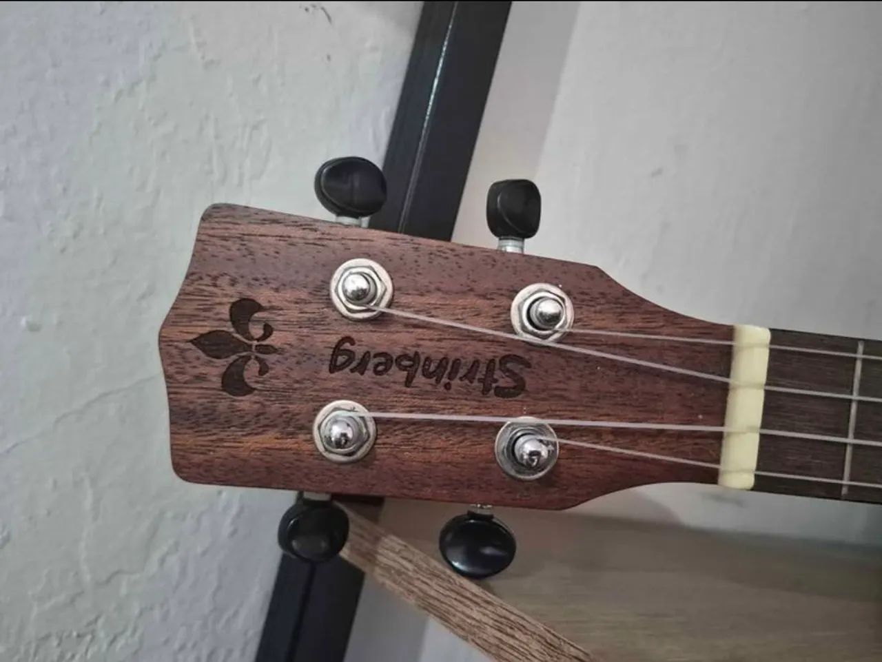 Ukulele strinberg tenor com capa - Foto 2