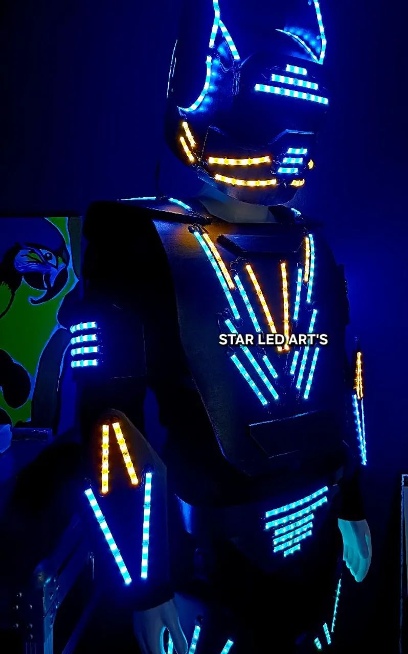 Robô de led - Tamanho humano, novo! - Foto 3