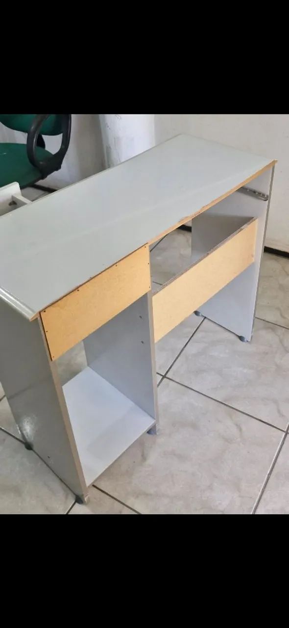 Vendo mesa de estudo e trabalho  - Foto 3