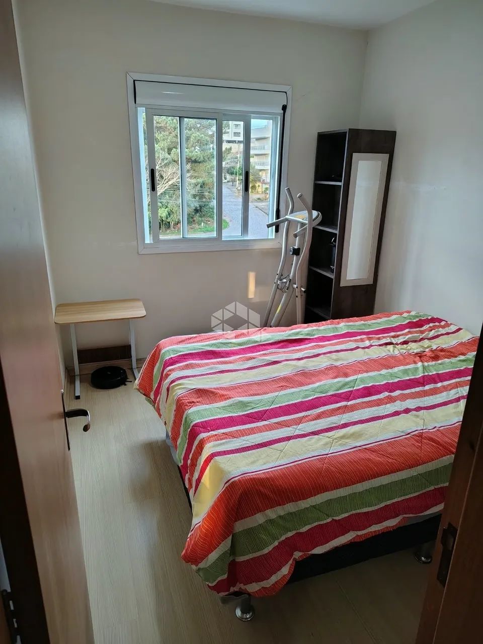 APARTAMENTO 2 QUARTOS SEMIMOBILIADO COM SACADA E CHURRASQUEIRA - Foto 4