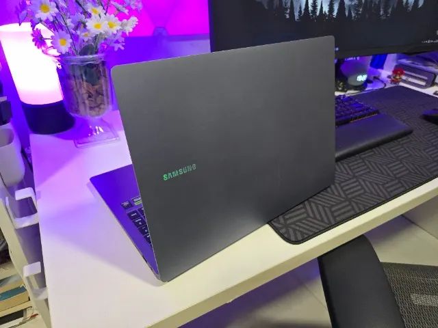 Samsung Galaxy Book 4 Ultra (Intel Core 9 - RTX 4070 - RAM 32GB DDR5 - 4.50TB) - Foto 6