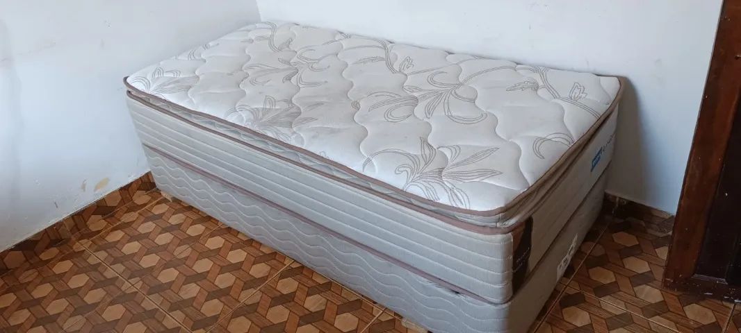 Cama BOX de SOLTEIRO semi nova