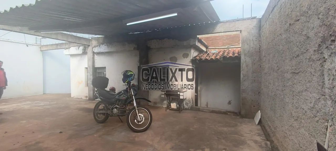CASA COM BARRAÇÃO BAIRRO BOM JESUS - Foto 4
