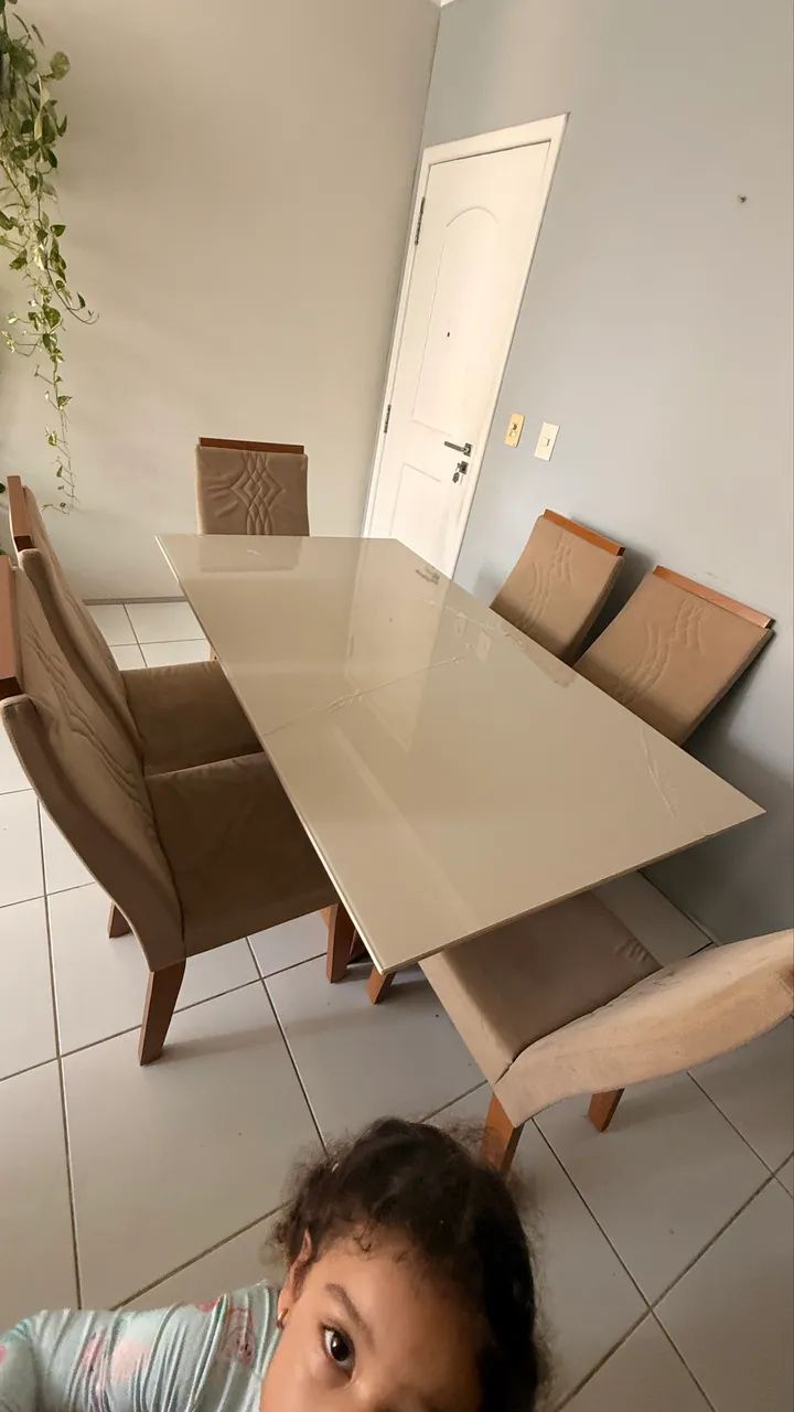Mesa 6 lugares com cadeiras 