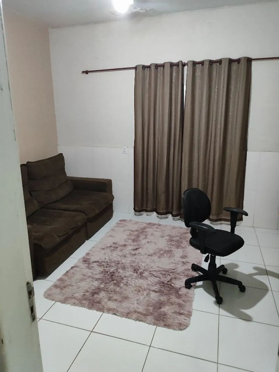 Alugo casa grande com quintal e garagem  - Foto 3