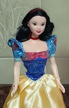 Boneca Branca de Neve Barbie Princesas 