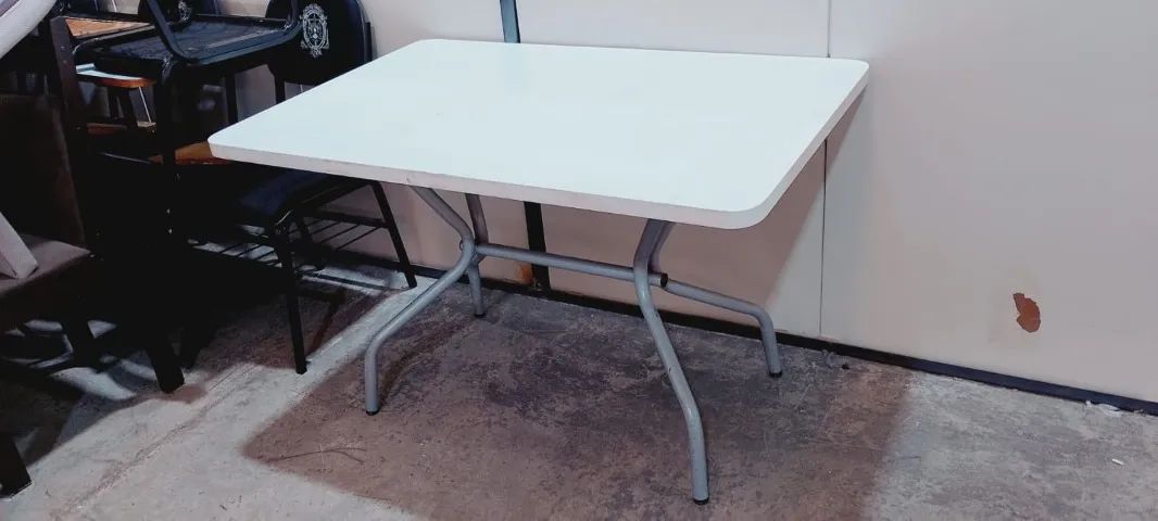 Mesa de refeitorio Pé de Ferro