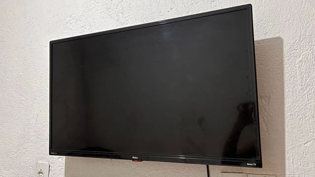 Televisão Philco 32 polegadas Roku TV - totalmente funcional - Foto 2