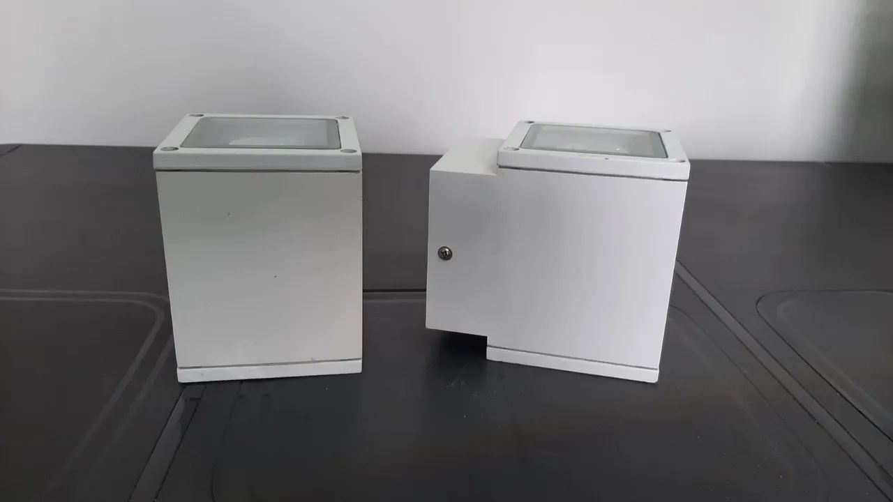 2 Arandelas Área Externa 220V
