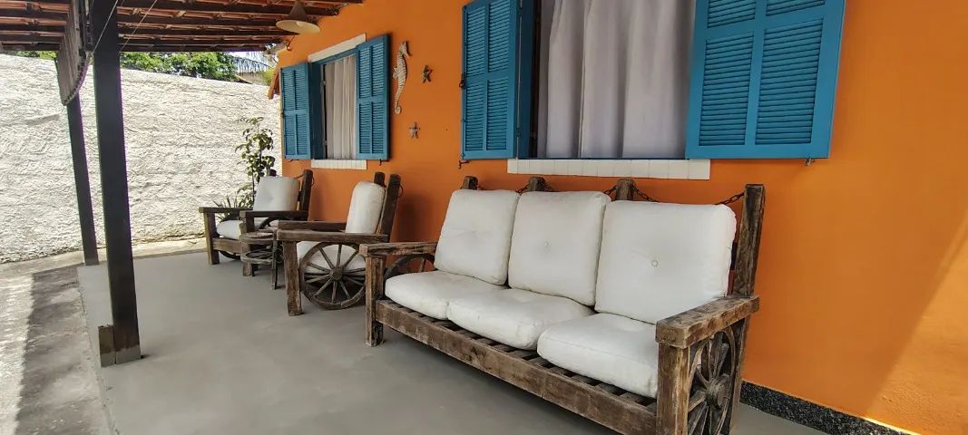 Casa de 5 quartos com área gourmet e quintal em Unamar