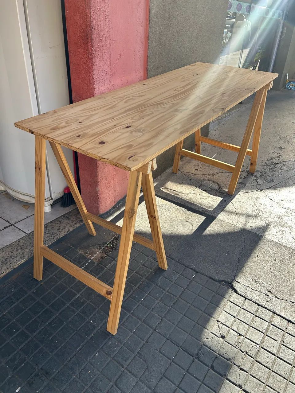 Mesa de madeira com cavalete  - Foto 2
