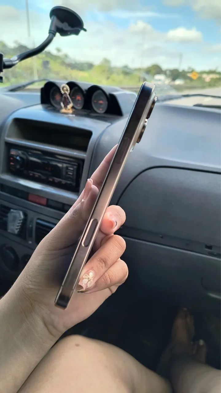 iPhone 1tb 16 pro Max  - Foto 2