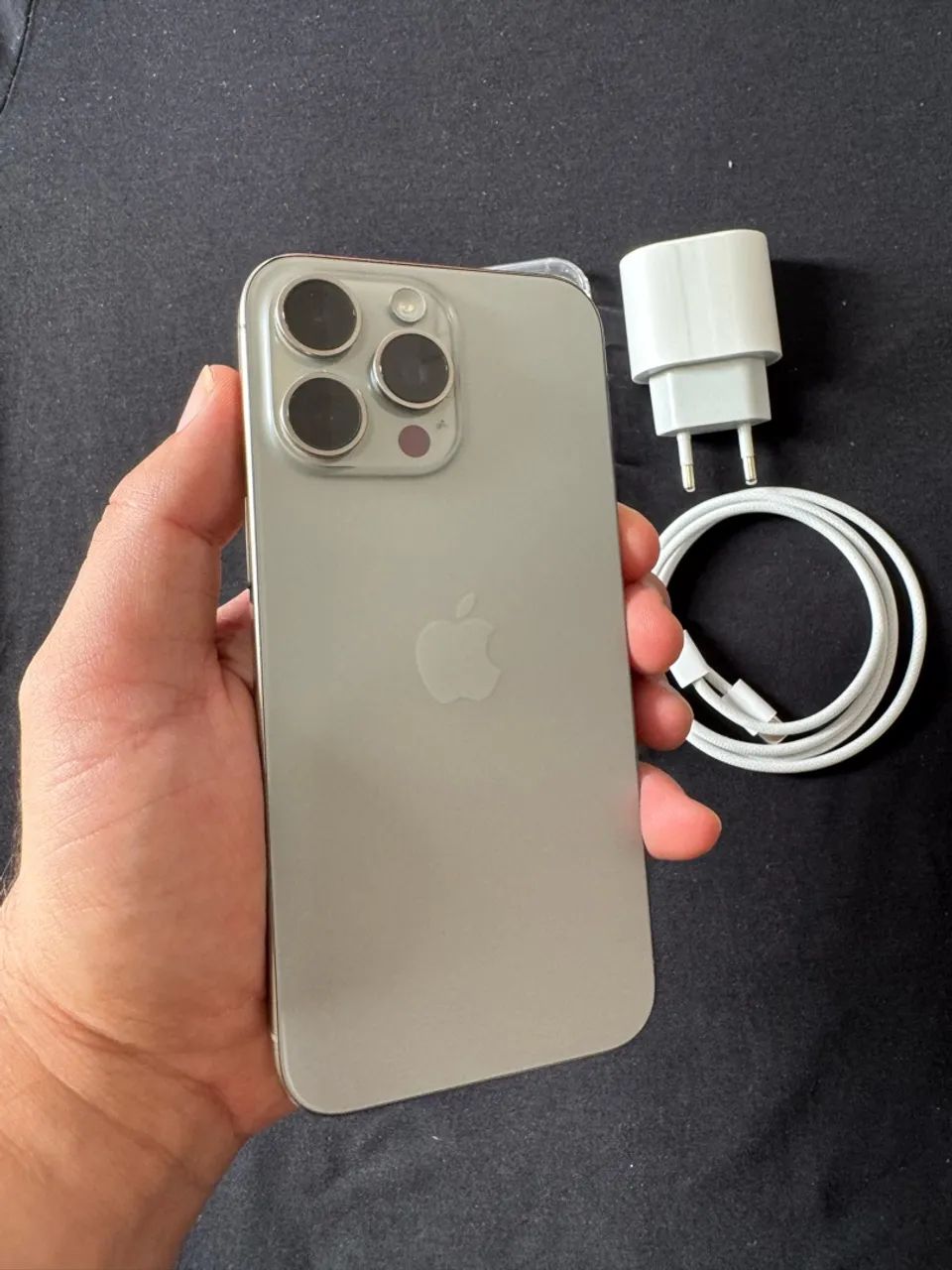iPhone 15 Pro Max 256GB - Titânio 