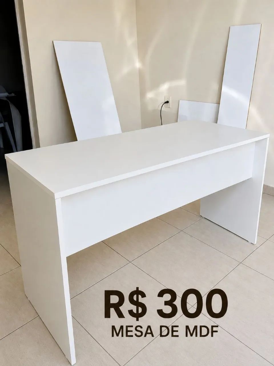 Mesa de estudo ,home office de Mdf branco. 