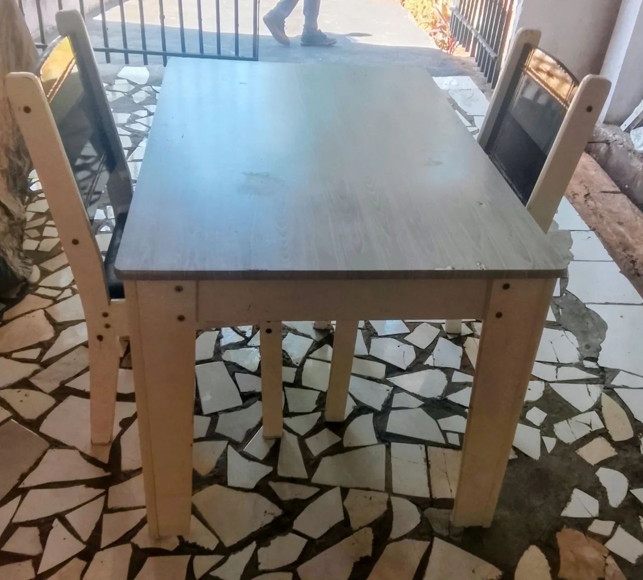 Mesa com 2 cadeiras  - Foto 2