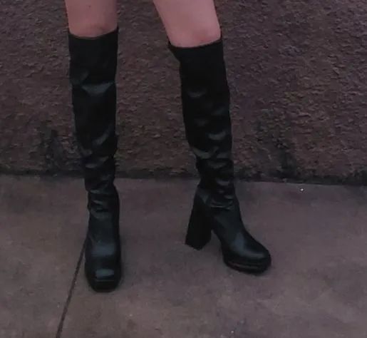 Bota preta usada somente uma vez!  - Foto 3