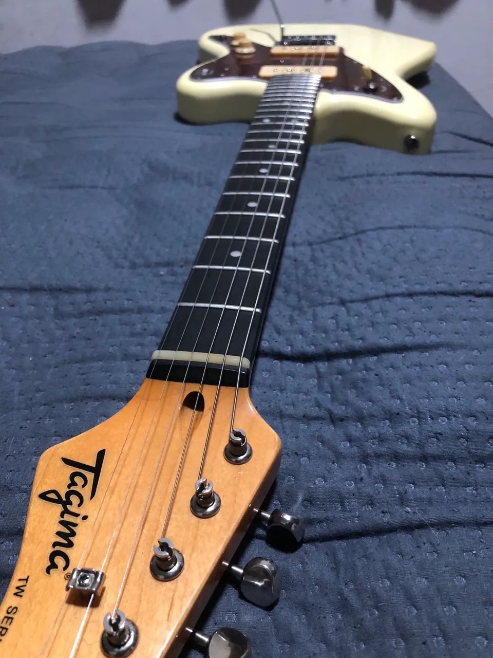 Guitarra Tagima Jazz master  - Foto 5