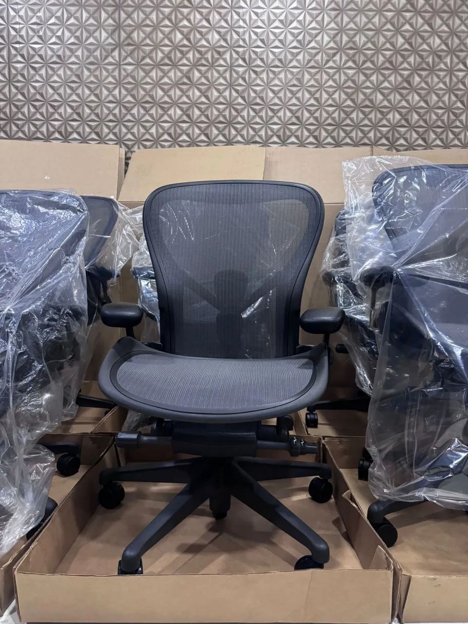 Cadeira herman miller new aeron C completa 2024 super nova  - Foto 2