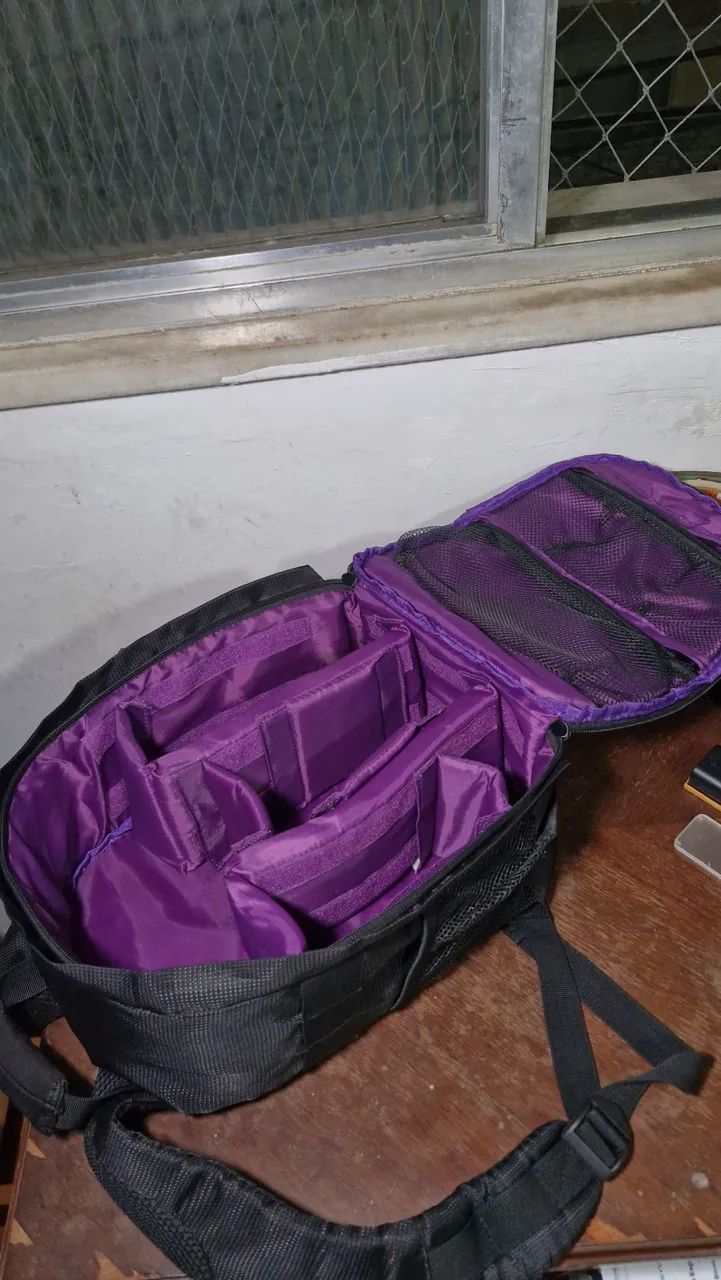 Mochila Fotografica Preta com Roxo - Foto 4