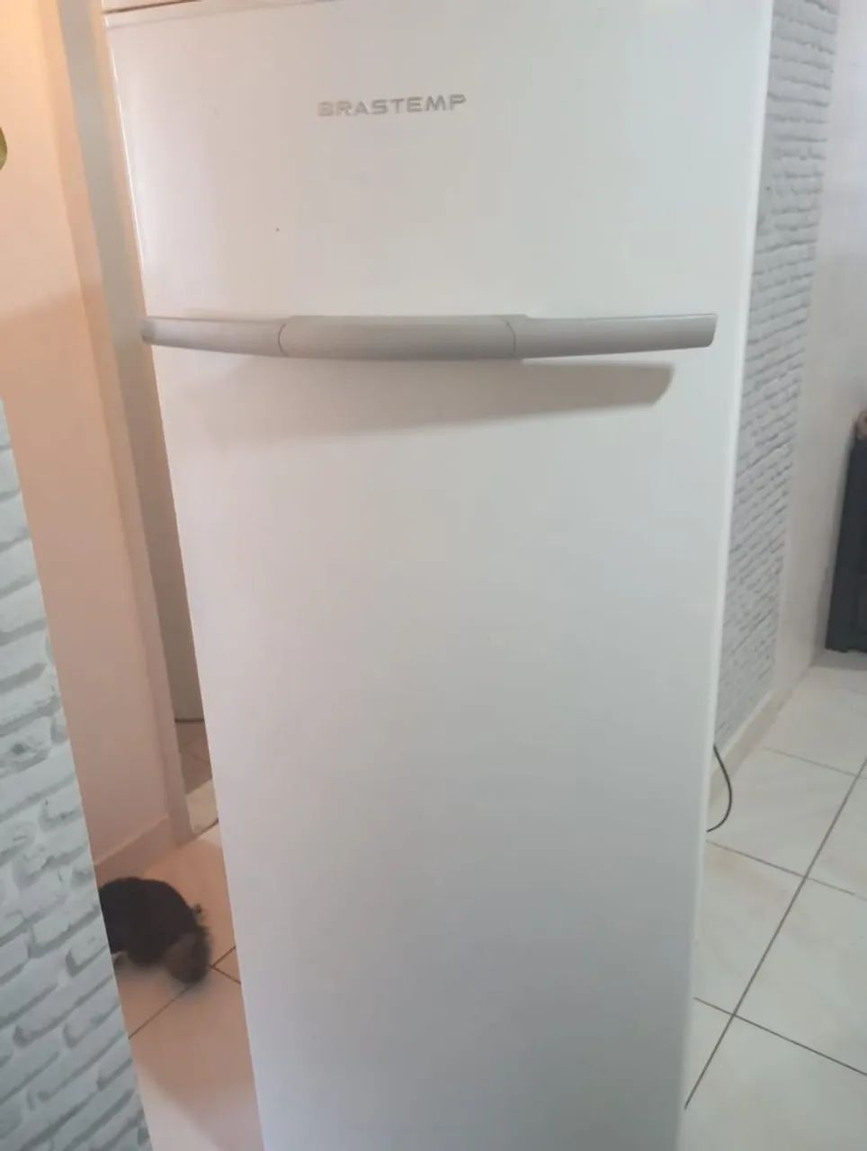 Geladeira COM DEFEITO para retirar peças