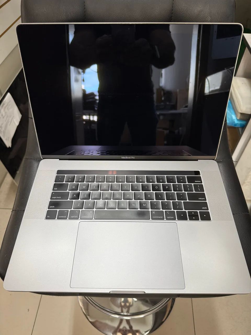 MacBook Pro modelo A-1990 2019 processador Intel core i-7 - Foto 2