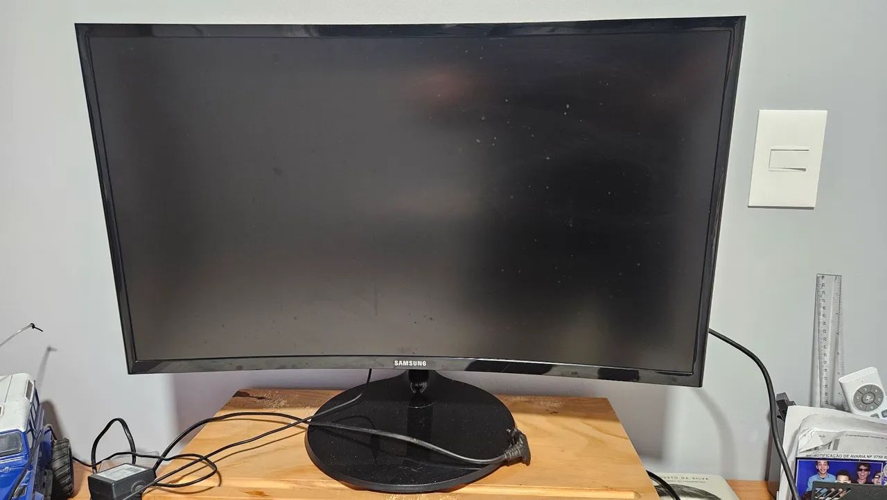 Monitor curvo Full HD Samsung 27 polegadas 