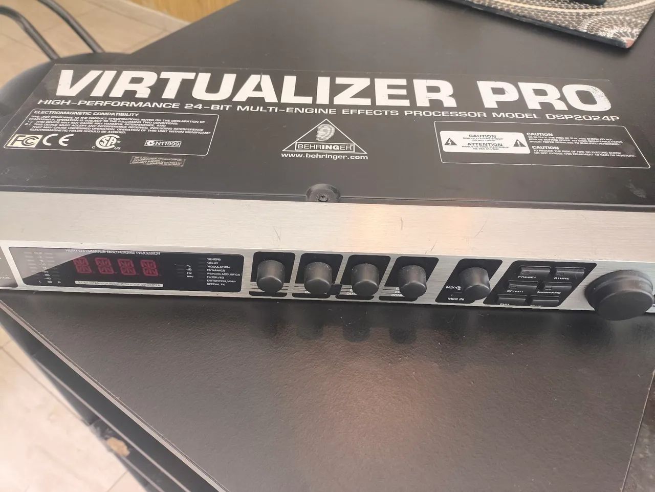 Processador de Efeito Behringer 
