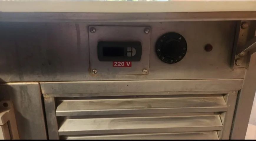 BALCÃO DE INOX PARA LANCHE COM REFRIGERADOR - Foto 2