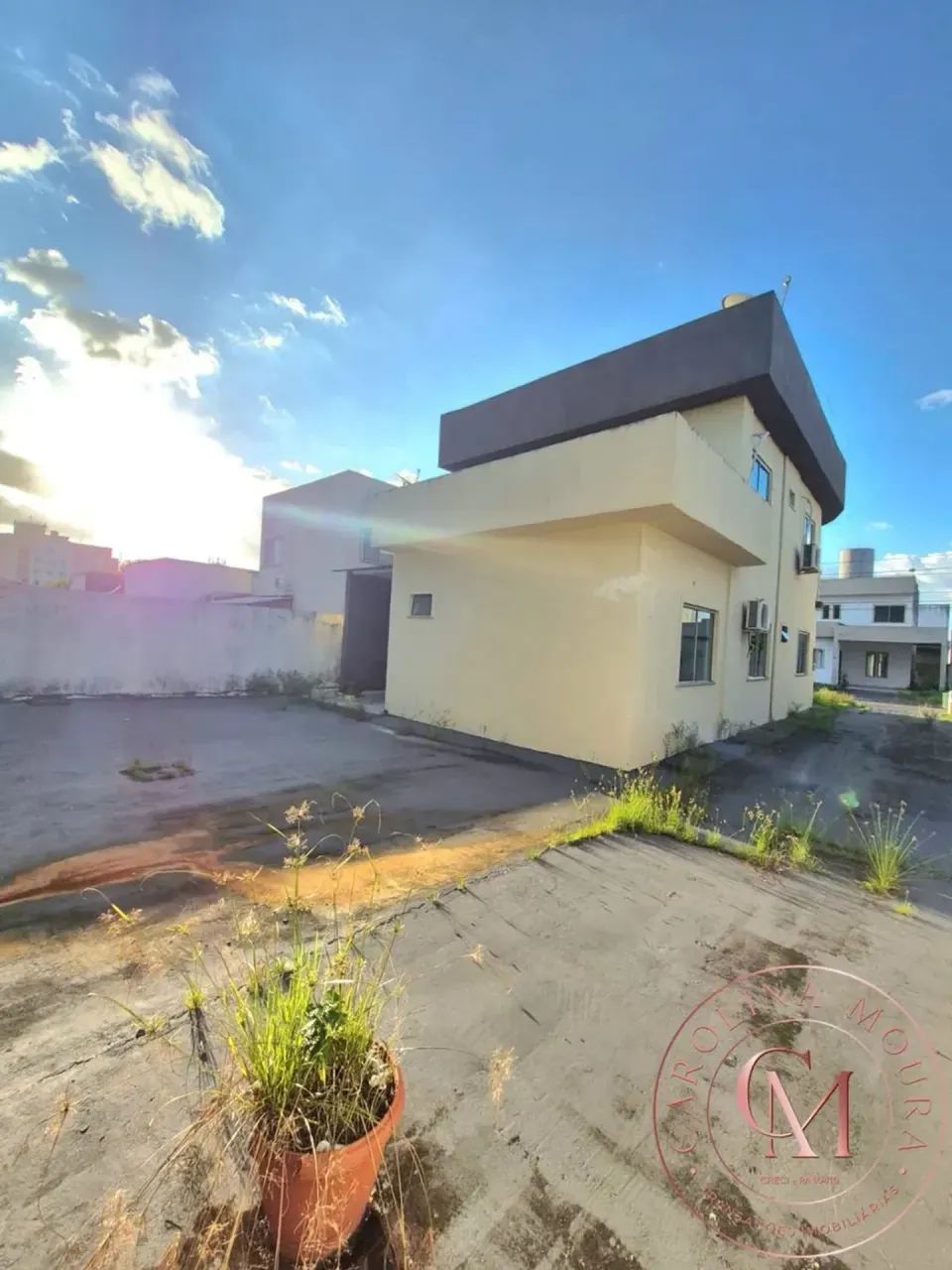 Condomínio Cidade Jardim II - Casa com 5 quartos sendo 2 suítes. - Foto 2
