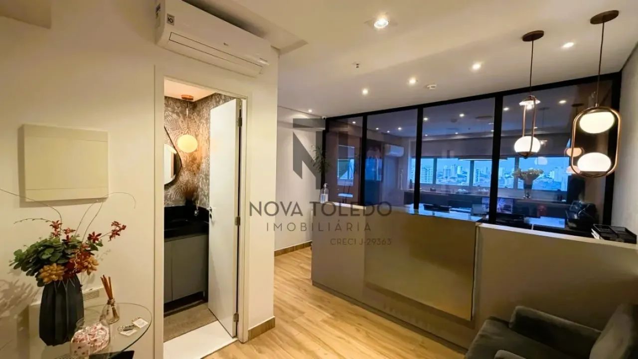 LOCAÇÃO DE SALA TOTALMENTE MOBILIADA E DECORADA, COM RECEPÇÃO, AR CONDICIONADO, ANDAR ALTO - Foto 2