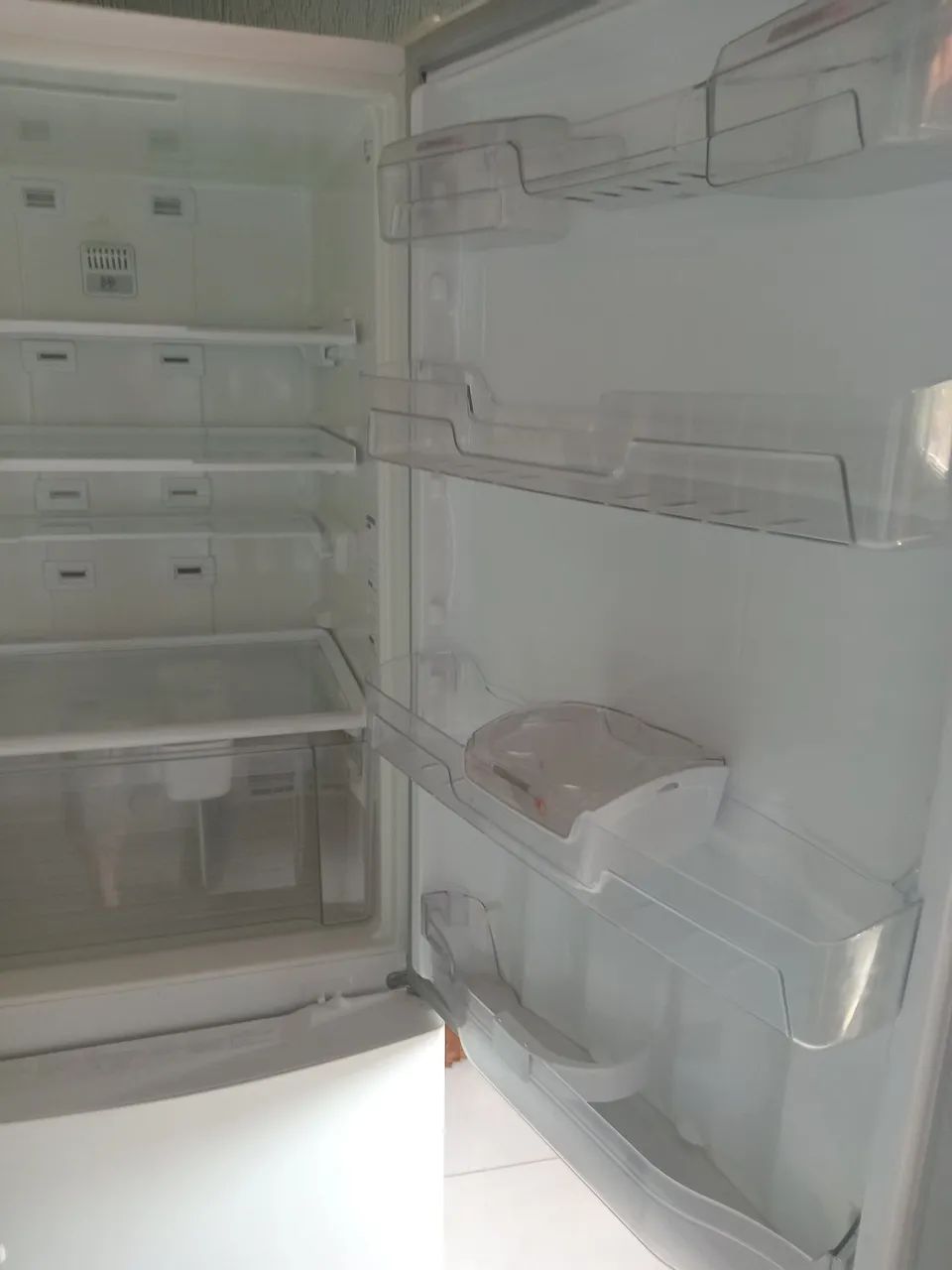 Geladeira  inverse. Semi  nova  - Foto 4