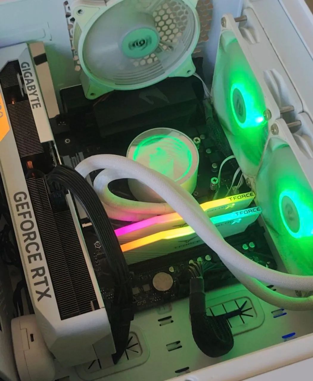 Memória RAM - TEAMGROUP T-Force Delta RGB DDR4 3200 MHz 2X 8GB APENAS RETIRADA! - Foto 4